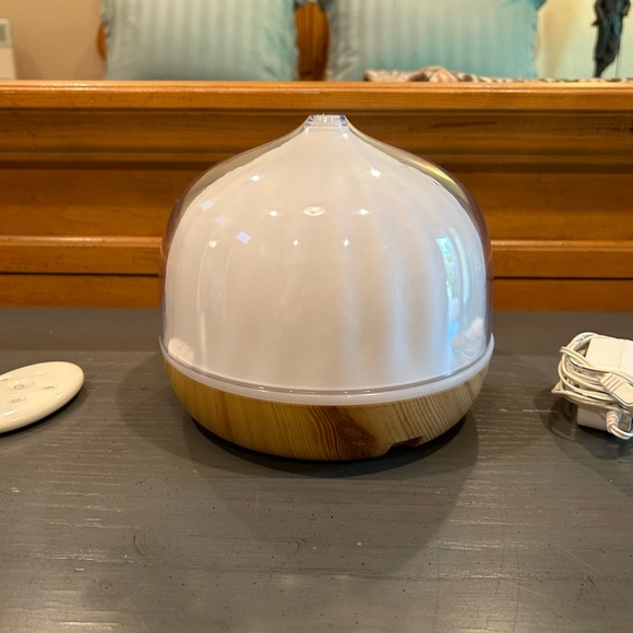 TaoTronics Essential Oil Aroma Diffuser with Remote - Picture 7 of 16